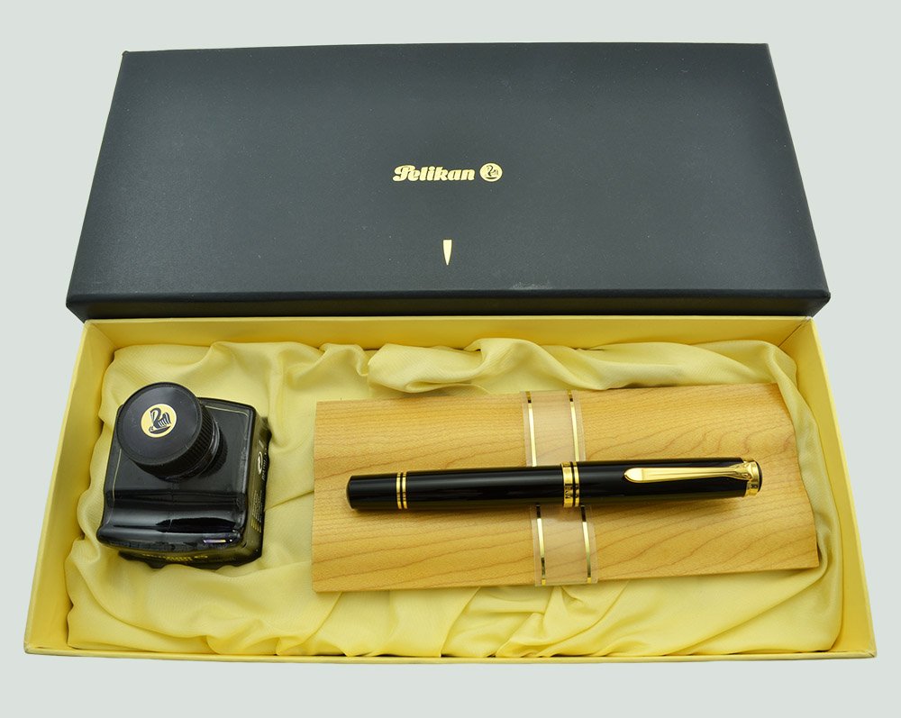 Pelikan M1000 Fountain Pen - Oversize, Black, 18K Fine Nib (Near